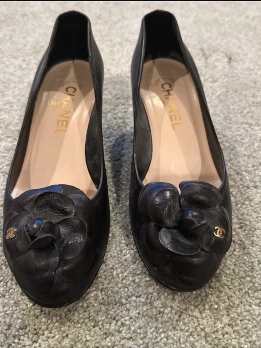 CHANEL Black Leather Camellia Ballet Flats with Gold CC Accents